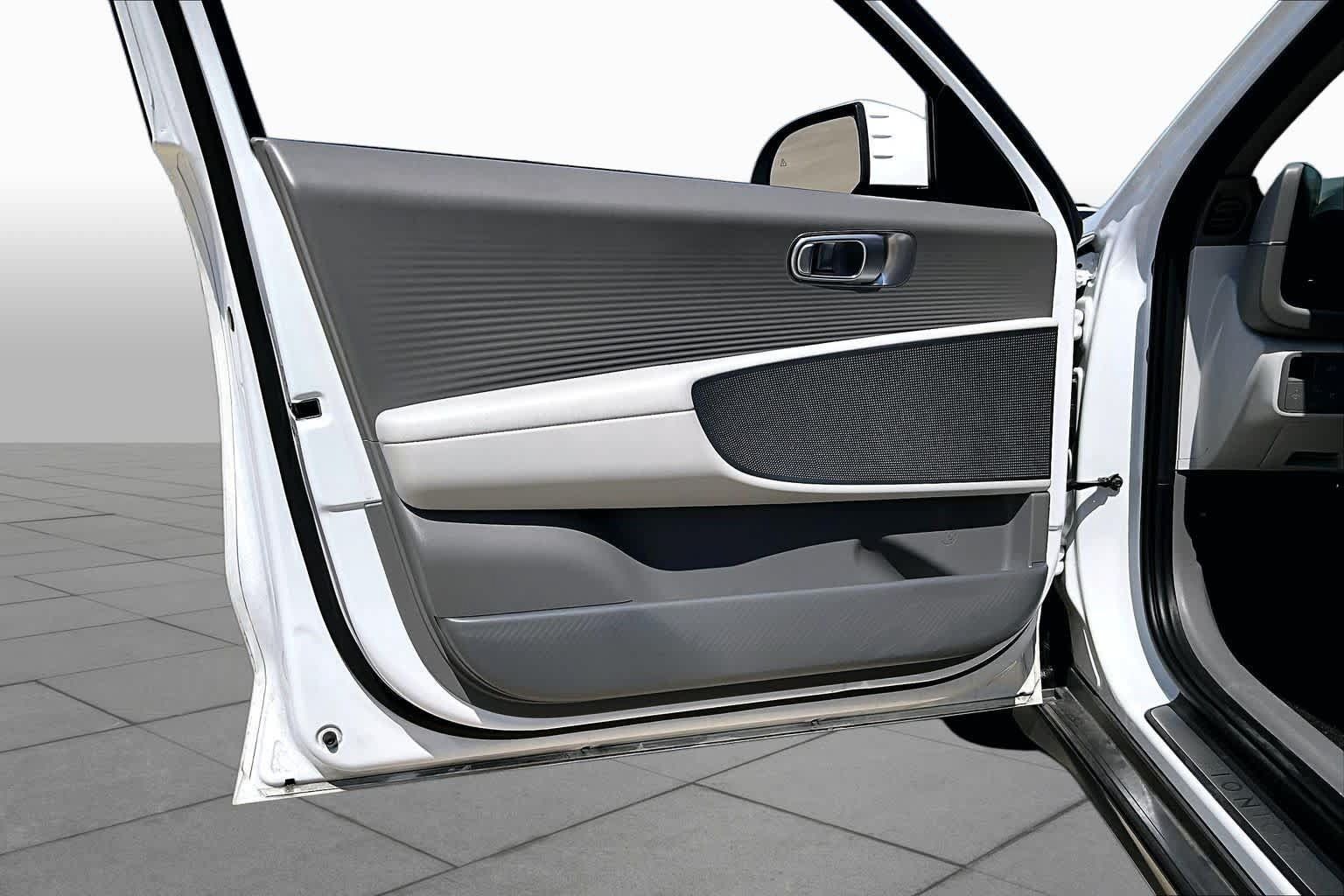 Certified 2025 Hyundai Ioniq 6 SEL RWD image 22