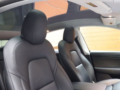 Used 2021 Tesla Model Y Long Range image 60