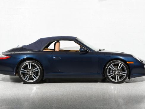 Used 2012 Porsche 911 Carrera 4 AWD/4WD image 2