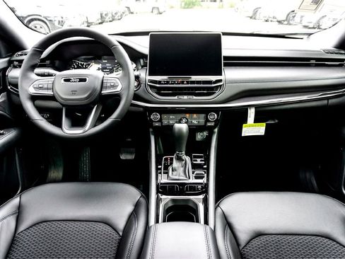 New 2026 Jeep Compass Latitude image 20