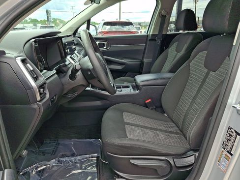Used 2021 Kia Sorento LX AWD/4WD image 13