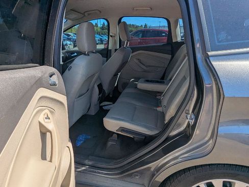 Used 2018 Ford C-MAX SE w/ Cold Weather Package FWD image 5