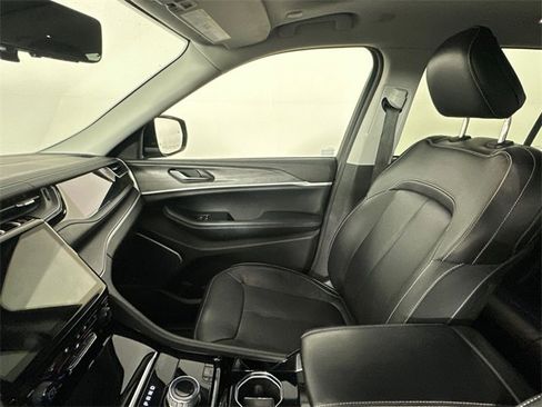 Certified 2022 Jeep Grand Cherokee Limited 4xe w/ Luxury Tech Group II image 22