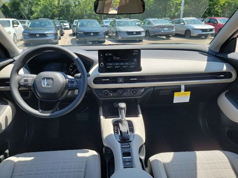 New 2026 Honda HR-V LX image 8