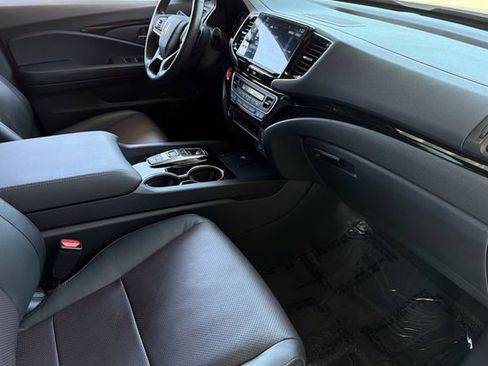 Used 2025 Honda Ridgeline Black Edition image 18