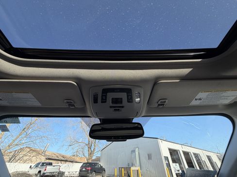 Used 2021 Toyota Sienna XLE image 18