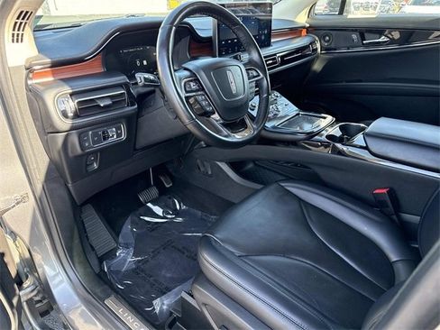 Used 2022 Lincoln Nautilus Reserve w/ Equipment Group 201A image 10