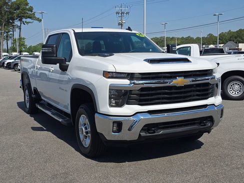 Used 2025 Chevrolet Silverado 2500 LT w/ Convenience Package AWD/4WD image 1