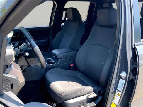 Used 2025 Toyota Tacoma SR5 AWD/4WD image 7