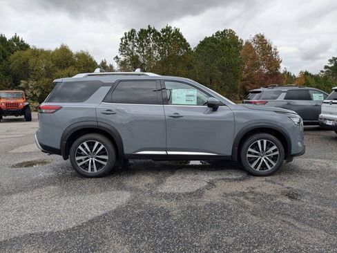New 2025 Nissan Pathfinder Platinum w/ Cargo Package image 3