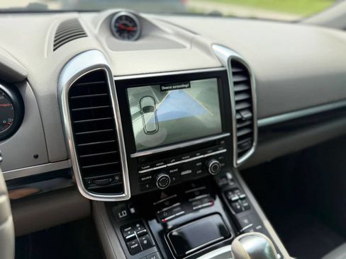 Used 2013 Porsche Cayenne Diesel AWD/4WD image 22