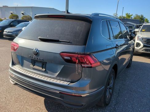 Certified 2024 Volkswagen Tiguan SE w/ Panoramic Sunroof Package FWD image 5