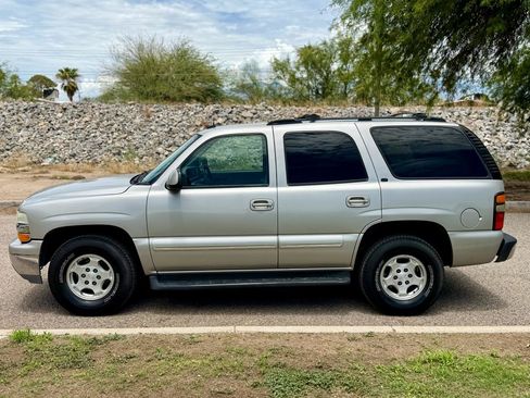Used 2004 Chevrolet Tahoe LT w/ LT Preferred Equipment Group AWD/4WD image 2