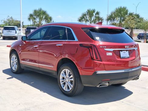 Used 2024 Cadillac XT5 Luxury w/ LPO, Floor Liner Package FWD image 4