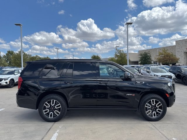 Used 2023 GMC Yukon AT4 w/ AT4 Premium Plus Package AWD/4WD image 6