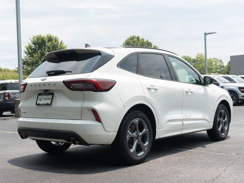 Used 2024 Ford Escape ST-Line w/ Tech Pack #1 FWD image 9