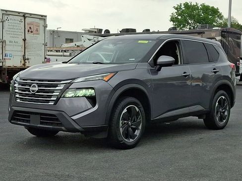 Used 2024 Nissan Rogue SV AWD/4WD image 6