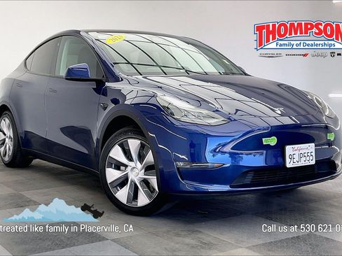 Used 2023 Tesla Model Y Long Range AWD/4WD image 1