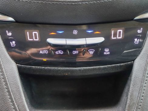 Used 2018 Cadillac XT5 Premium Luxury FWD image 38