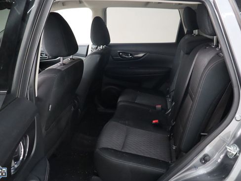 Used 2020 Nissan Rogue SV w/ Premium Package image 25