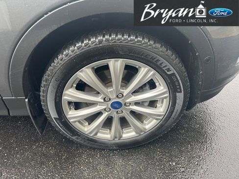Used 2018 Ford Escape Titanium image 12