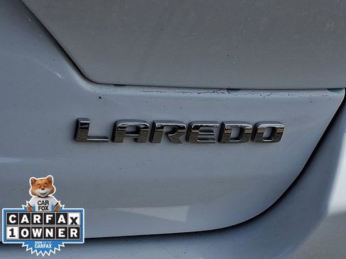 Used 2023 Jeep Grand Cherokee Laredo image 30