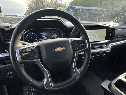 Used 2025 Chevrolet Silverado 2500 LT w/ Convenience Package AWD/4WD image 13