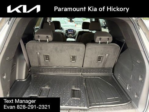 Used 2023 Chevrolet Traverse LT AWD/4WD image 12