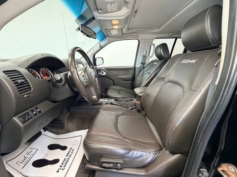 Used 2018 Nissan Frontier PRO-4X AWD/4WD image 2