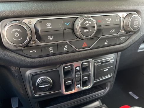 New 2026 Jeep Gladiator Sport image 9