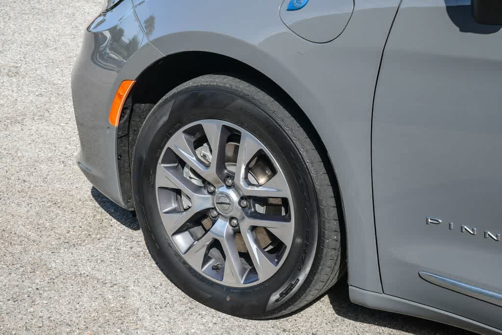 Used 2022 Chrysler Pacifica Pinnacle FWD image 10