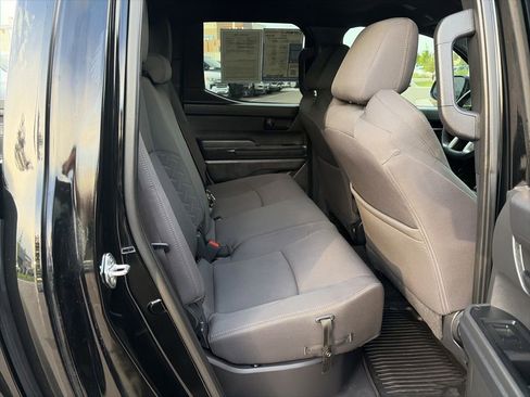 Used 2025 Toyota Tacoma SR5 AWD/4WD image 16