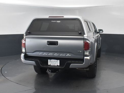 Used 2020 Toyota Tacoma TRD Sport image 19