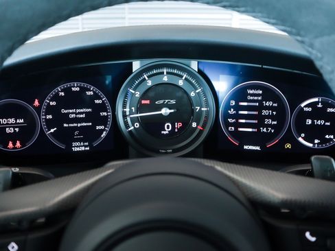 Certified 2024 Porsche 911 Carrera GTS image 17