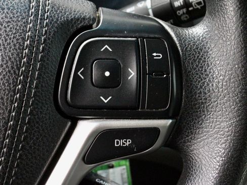 Used 2015 Toyota Sienna L image 28