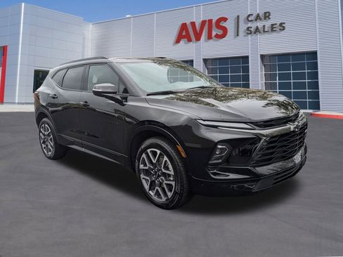 Used 2025 Chevrolet Blazer RS image 3