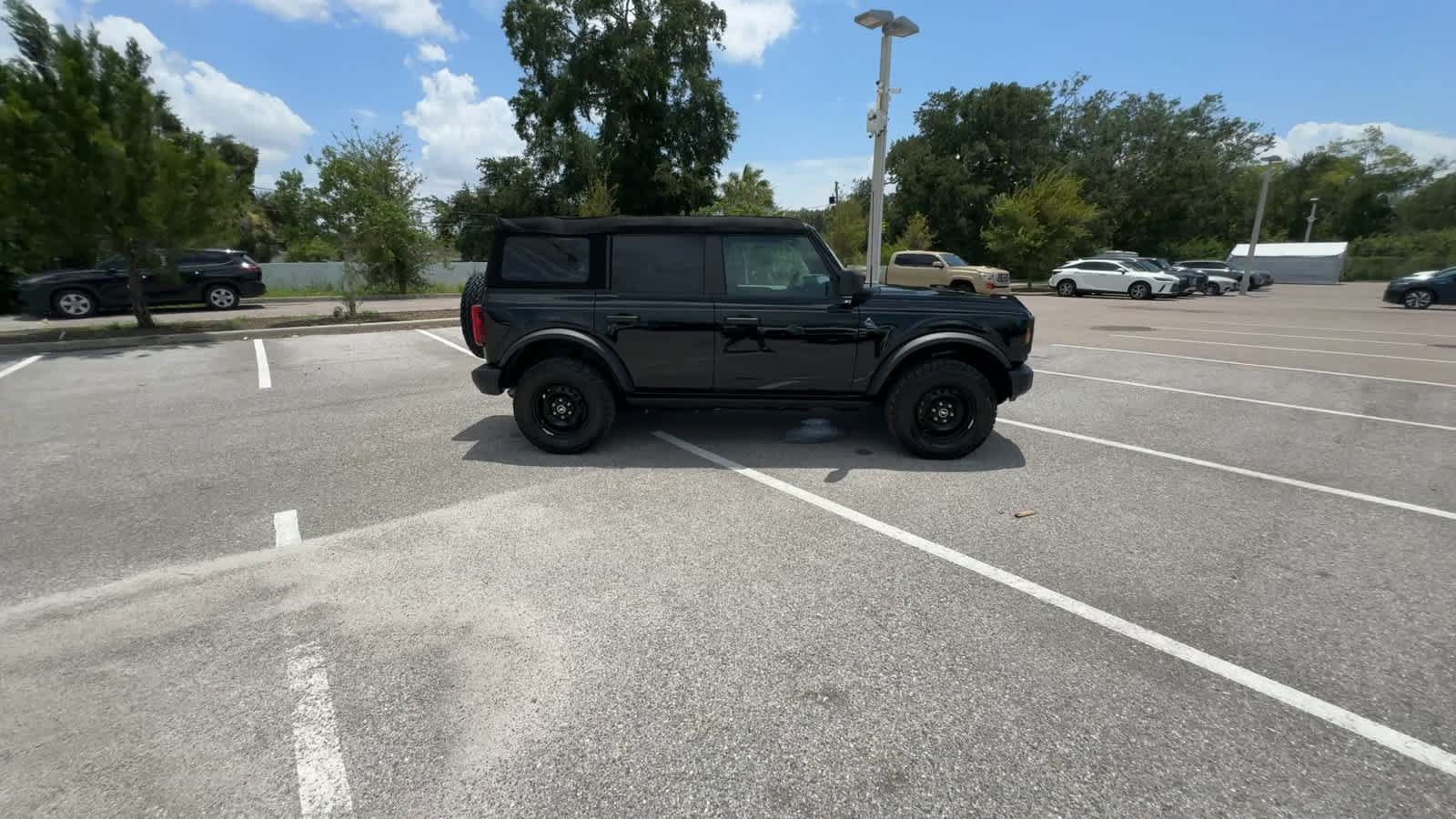 Used 2023 Ford Bronco Black Diamond AWD/4WD image 8