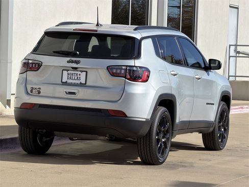 New 2026 Jeep Compass Latitude image 5