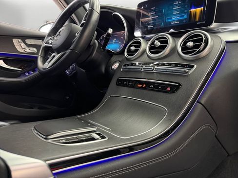 Used 2020 Mercedes-Benz GLC 300 image 19