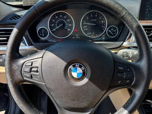 Used 2017 BMW 320i xDrive Sedan AWD/4WD image 11