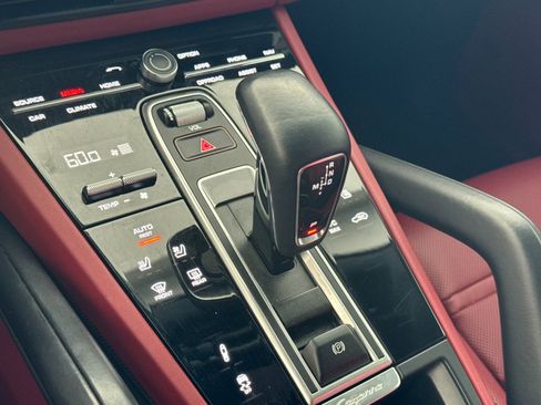 Certified 2023 Porsche Cayenne Platinum Edition image 22