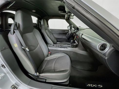 Used 2013 MAZDA MX-5 Miata Club image 24