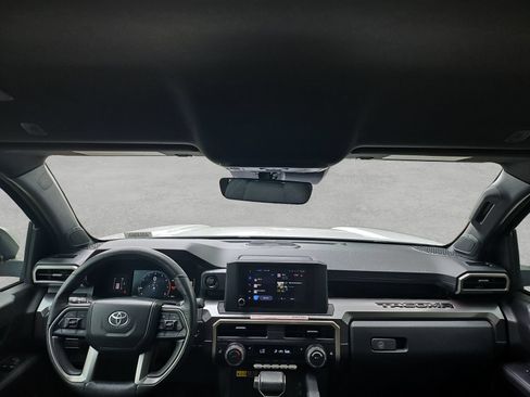 Used 2024 Toyota Tacoma SR5 AWD/4WD image 33