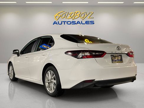 Used 2024 Toyota Camry LE image 5