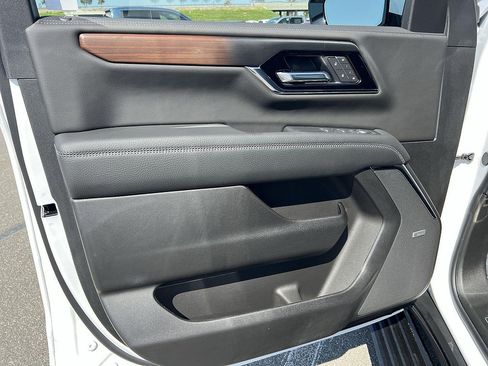New 2026 GMC Yukon XL Denali w/ Denali Reserve Package RWD image 10
