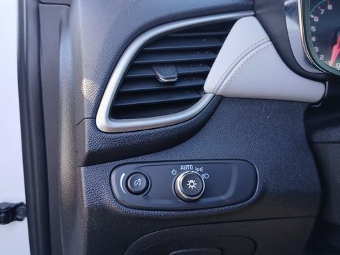 Used 2018 Chevrolet Trax LT w/ LT Convenience Package image 16