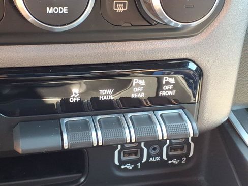 Used 2021 RAM 1500 Big Horn AWD/4WD image 18
