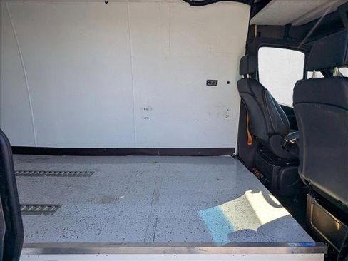 Used 2022 Mercedes-Benz Sprinter 4500 image 19
