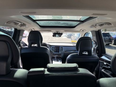 Used 2017 Volvo XC90 T6 Momentum w/ Vision Package image 32