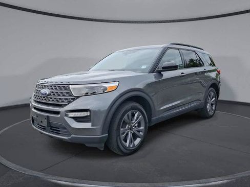Certified 2023 Ford Explorer XLT w/ Equipment Group 202A AWD/4WD image 1